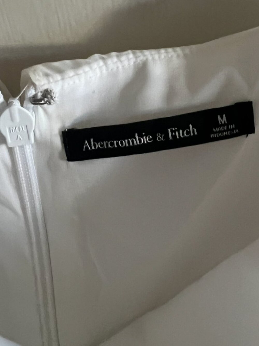 Abecrombie & Fitch Organza Tiered Strapless Mini Dress - Picture 3 of 9